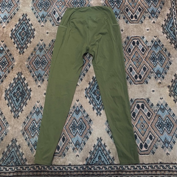 Gymshark Aspire leggings in Khaki - Picture 6 of 10